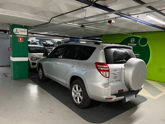 TOYOTA RAV4 2.4 4X2 16V GASOLINA 4P AUTOMÁTICO